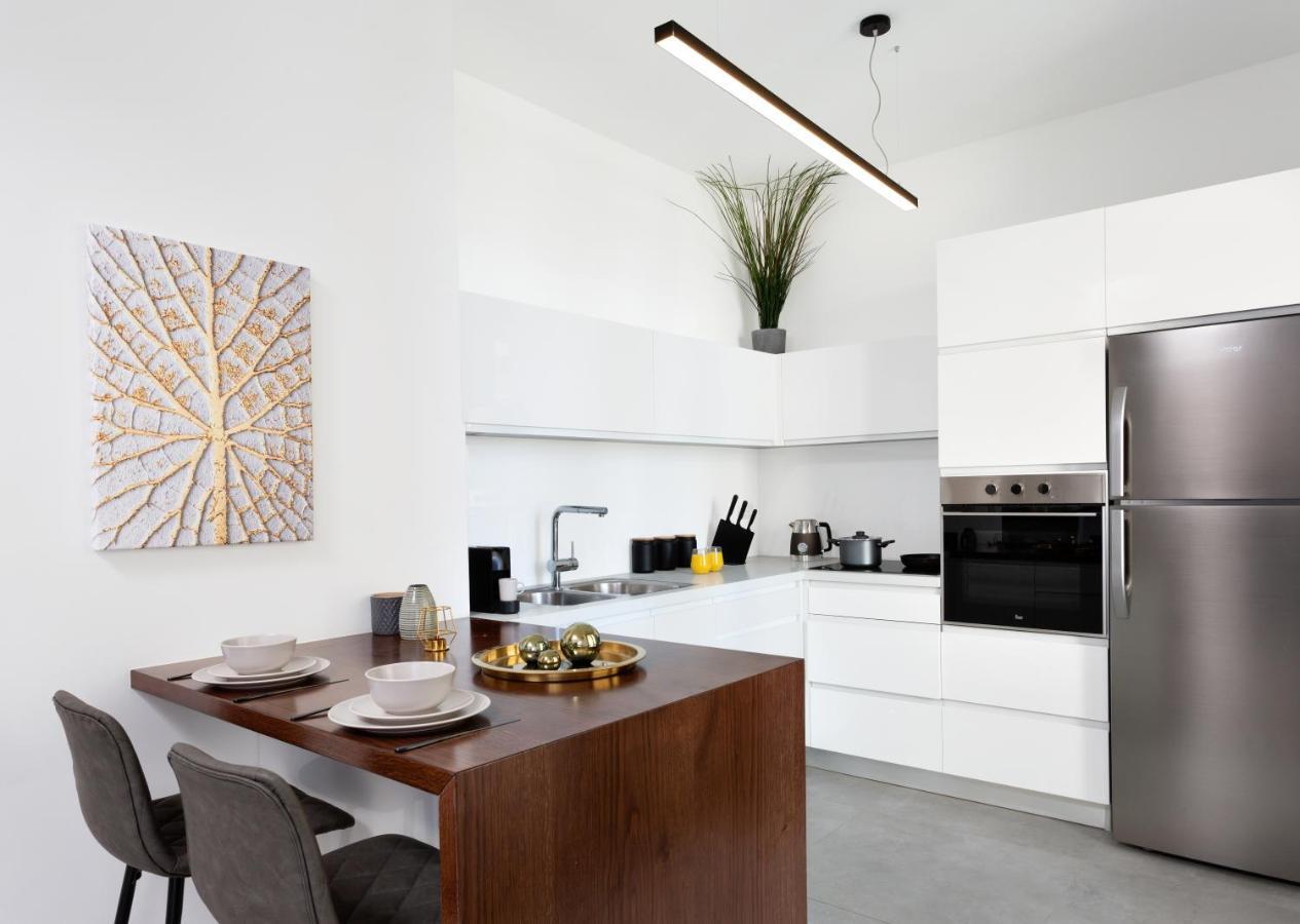 Sea View 2 Bedroom Near Shouk Hacarmel By Holyguest Tel Aviv Exterior foto